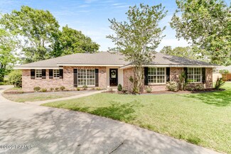 104 Walnut Cir, Lafayette, LA 70508