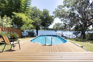 186 Little Orange Lake Dr, Hawthorne, FL 32640