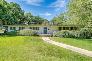 4058 Glenavon Ct, Fort Worth, TX 76109