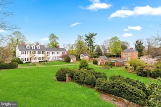 318 N Quaker Ln, Alexandria, VA 22304