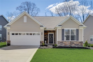 7821 Hunting Lake Dr, Concord Township, OH 44077