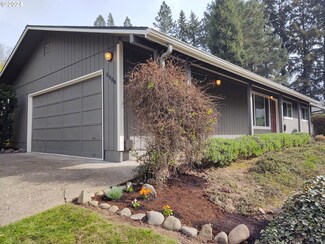 5908 SW 54th Ave, Portland, OR 97221