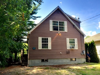 24 Arrowhead Ln, Dayville, CT 06241