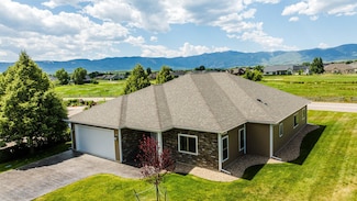 8 Buckskin Dr, Sheridan, WY 82801