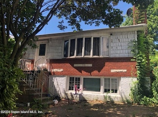 22 Conger St, Staten Island, NY 10305