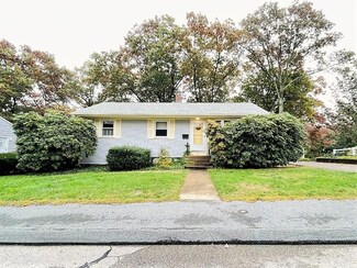 13 Baylor Dr, Coventry, RI 02816