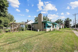 2103 9th St, Rock Island, IL 61201
