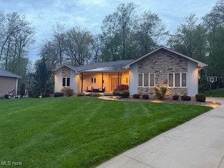 4340 Castlegate Blvd, Uniontown, OH 44685