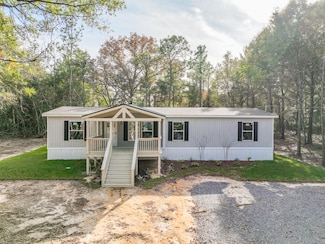 81 Lee Ann Ln, Defuniak Springs, FL 32433