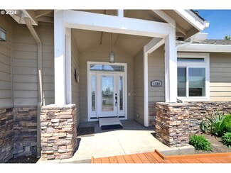 1688 Vera Dr, Springfield, OR 97477