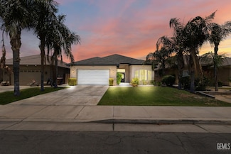 2802 Silver Shore Ln, Bakersfield, CA 93313