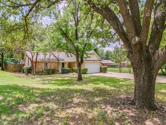 109 E Redbud Dr, Hurst, TX 76053