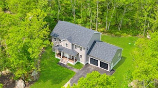 16 Indian Grass Cir, Tiverton, RI 02878
