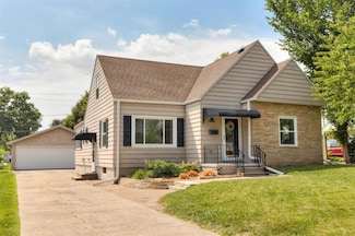 1808 60th St, Des Moines, IA 50322
