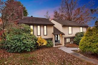 90 Beechwood Dr, Greensburg, PA 15601