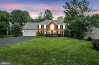 1253 Rowland Dr, Herndon, VA 20170
