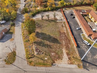 10305 Highway 40 W, Independence, MO 64055