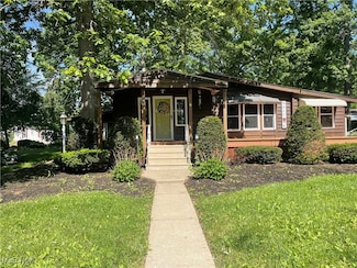 296 Ashwood Dr, Elyria, OH 44035