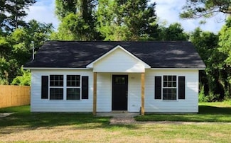 112 5th Ave, Thomasville, GA 31792