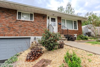 310 Cypress St, Throop, PA 18512