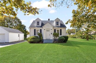 54 Foxhill Ave, Bristol, RI 02809