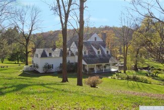 176 Schoolhouse Rd, Clinton Corners, NY 12514