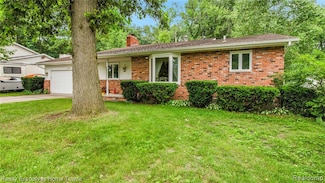 4779 Lakeshore Rd, Fort Gratiot, MI 48059