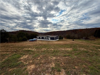 55 High Plains Dr, Ripley, WV 25271
