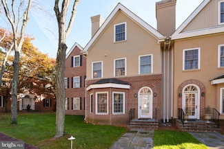 6 Governors Ln, Princeton, NJ 08540
