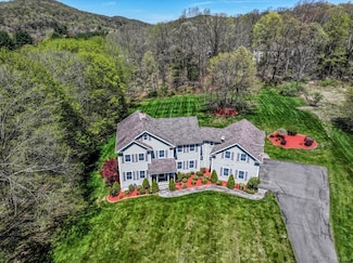 6 E Starrs Plain Rd, Danbury, CT 06810