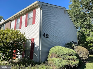 6 Harris Ct, Lawrence Township, NJ 08648