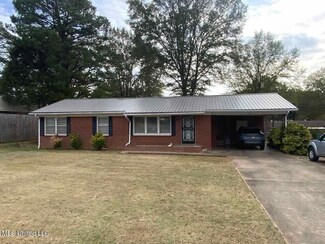 715 Coleman Ave, Holly Springs, MS 38635