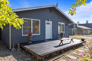 908 85th St E, Tacoma, WA 98445