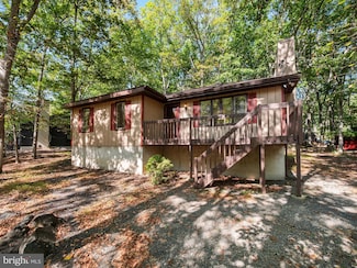 244 Canterbury Rd, Bushkill, PA 18324