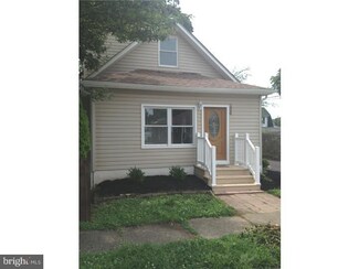 206 6th Ave, Glendora, NJ 08029