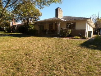 707-709 Village Dr, Columbus, OH 43214