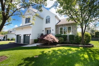 3 Fisher Dr, Hillsborough, NJ 08844