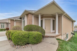 1933 Carter Ct, Liberty, MO 64068