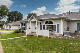 1925 Cabernet Ln NW, Rochester, MN 55901