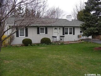 13 Orchard Ln, Penn Yan, NY 14527