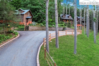 129 Alnic Ln, Banner Elk, NC 28604