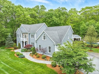 19 Juniper Rd, Upton, MA 01568