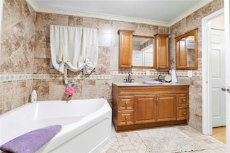 466 E Royal Cove Cir, Davie, FL 33325