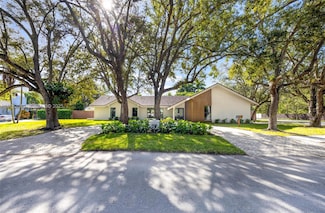 8120 SW 162nd St, Palmetto Bay, FL 33157