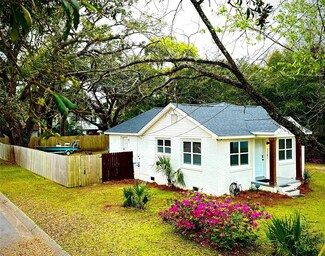 1101 W Blount St, Pensacola, FL 32501