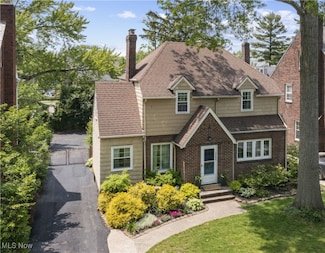 3280 Glencairn Rd, Shaker Heights, OH 44122
