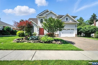 6 Highland Ave, Demarest, NJ 07627