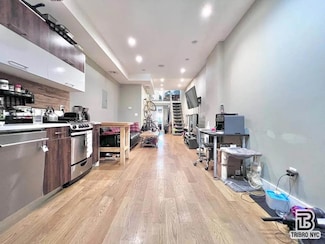 447 Meeker Ave Unit 3L, Brooklyn, NY 11222