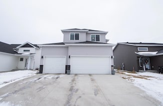 942 Albert Dr W, West Fargo, ND 58078