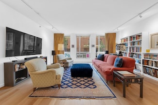 224 W 18th St Unit 2A, New York, NY 10011